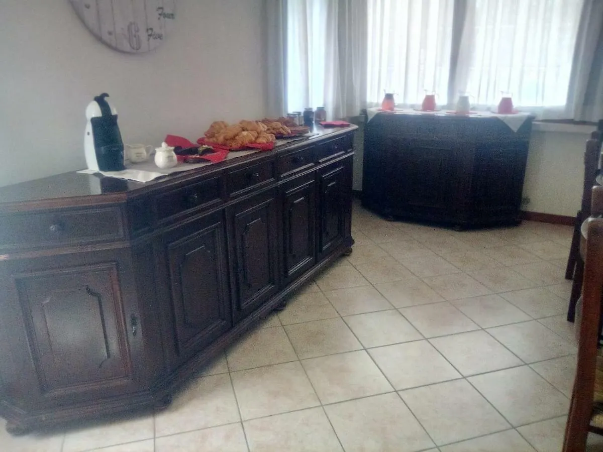 Villa Manuela Mestre 0*,